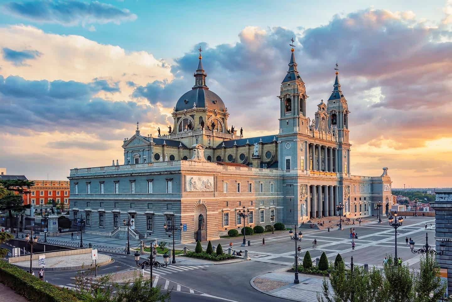 Cheap Flights Dallas to Spain from $490 | Priceline