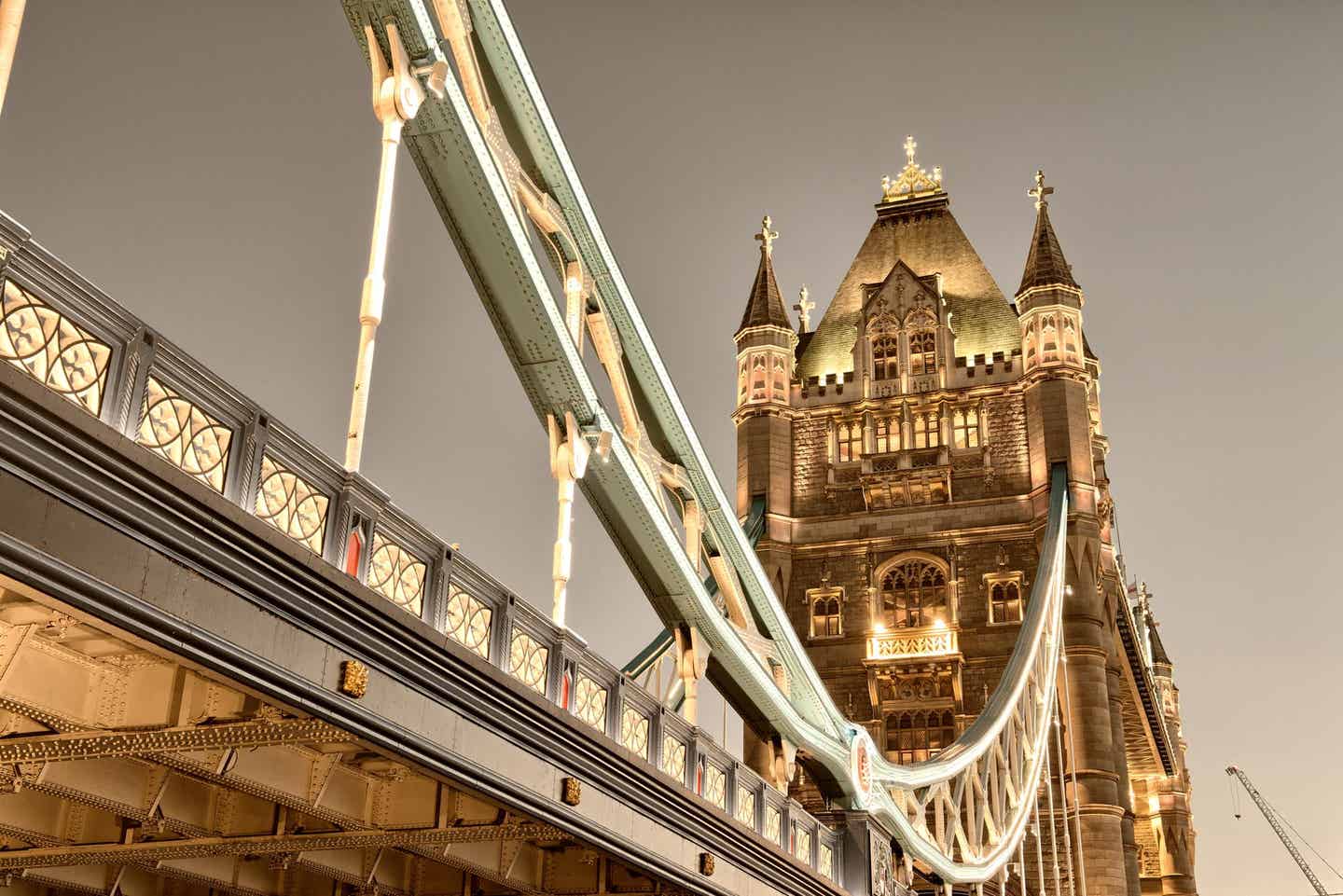 Cheap Flights Cleveland to London from $436 | Priceline
