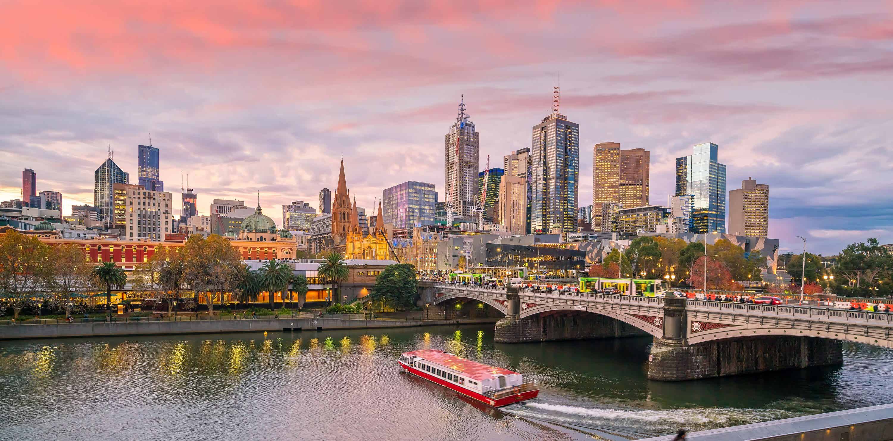 Cheap Flights Canberra to Melbourne from $137 | Priceline