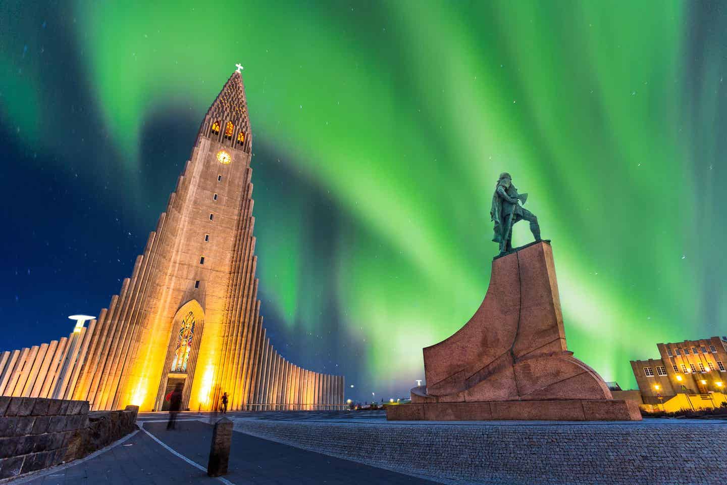 Cheap Flights Phoenix to Reykjavik from $569 | Priceline